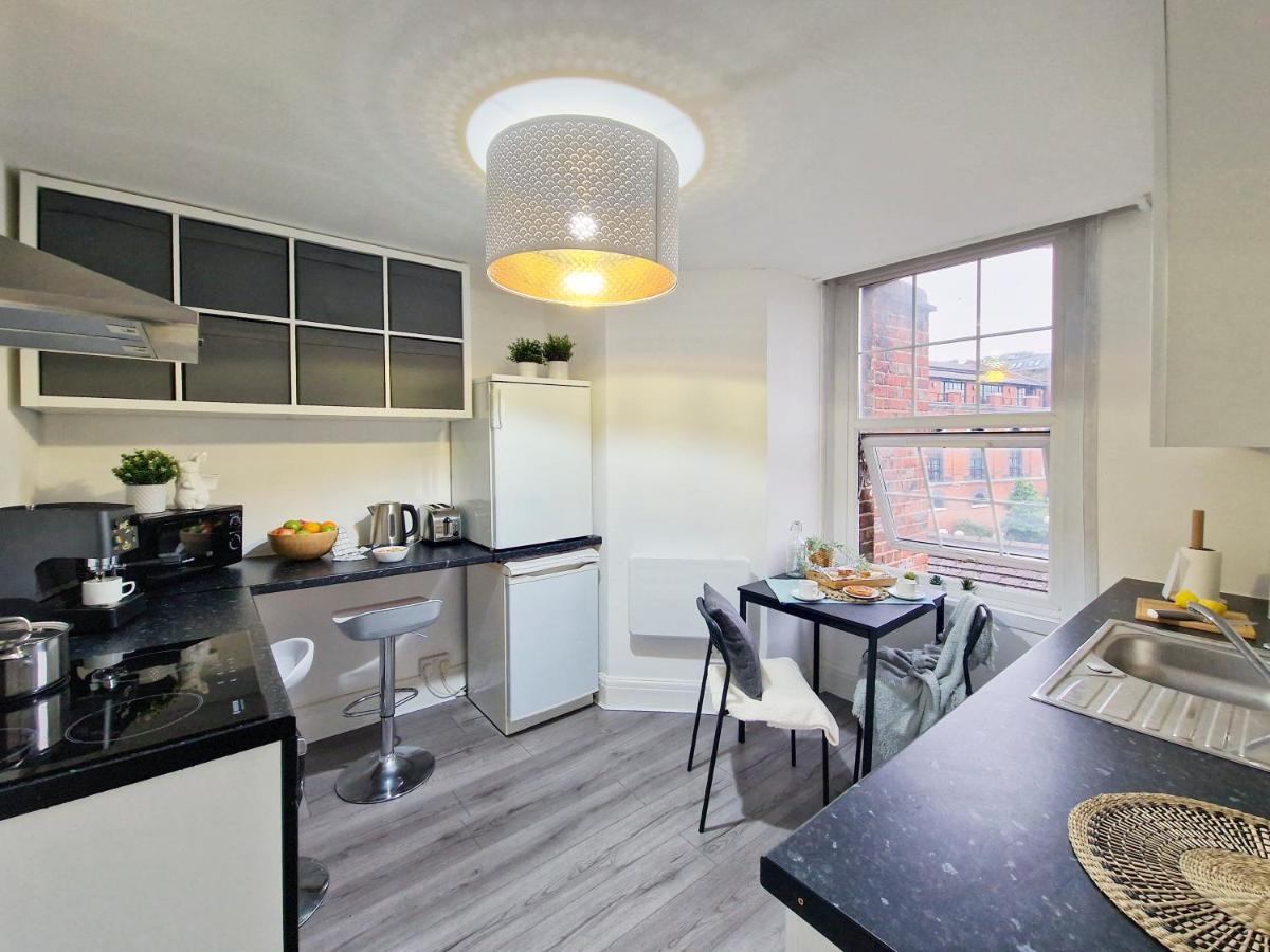 Spacious Room With Sofa Londres Extérieur photo